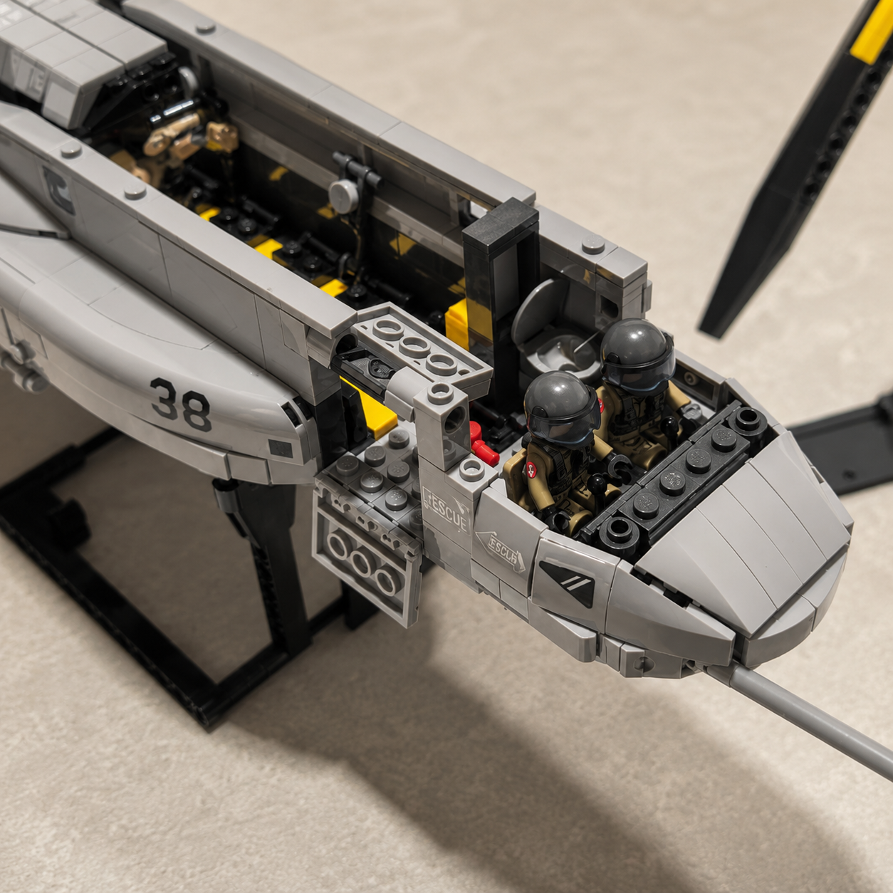 HouseBlox Signature – V-22 Osprey Tiltrotor Aircraft – 800 Pieces